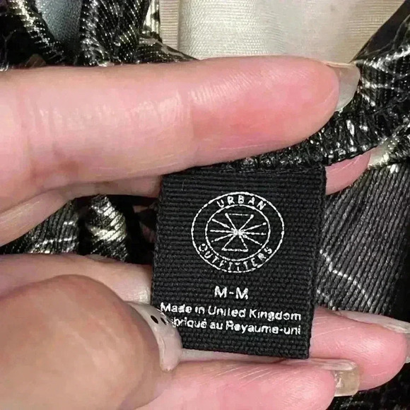 Urban outfitters mini skirt - Picture 2 of 2